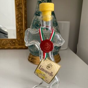 Limoncello Glass Bottle with Yellow Cap